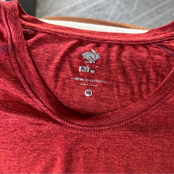 Women’s Rabbit Running Tee - Picture 2 of 2